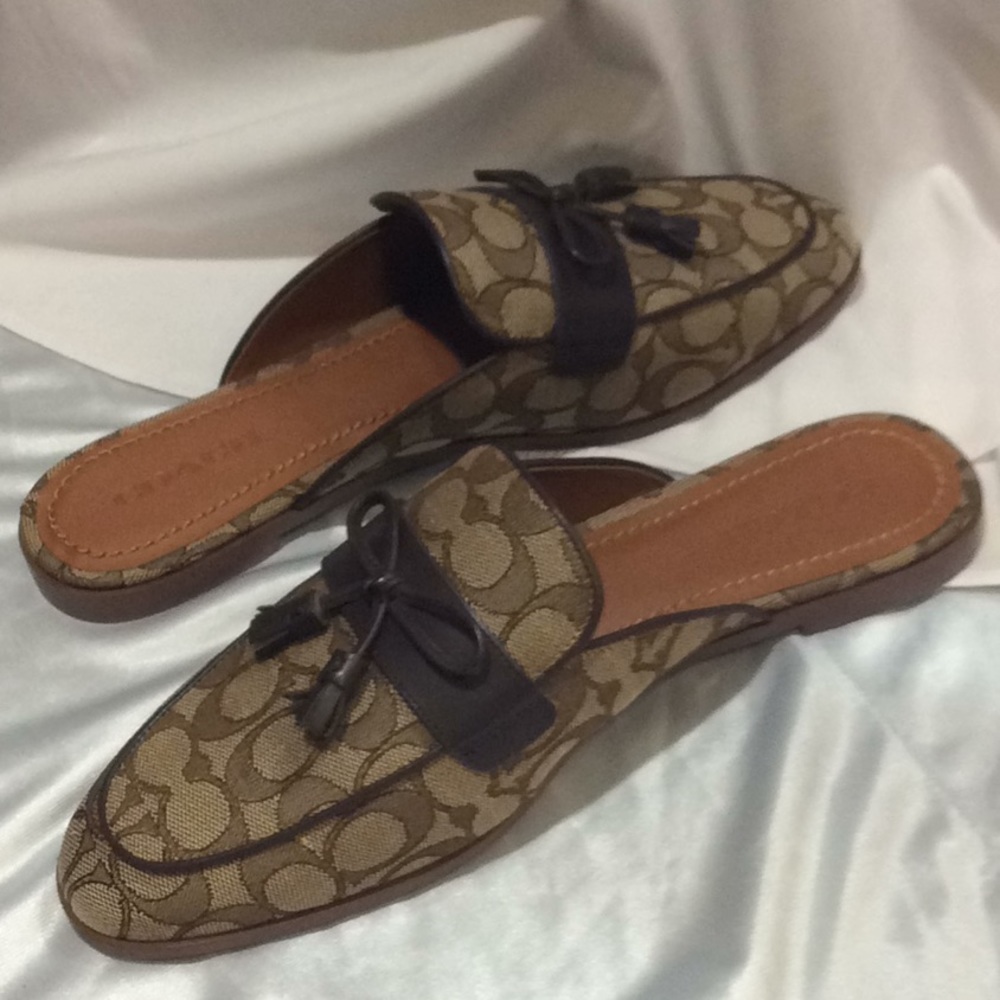 Coach flats